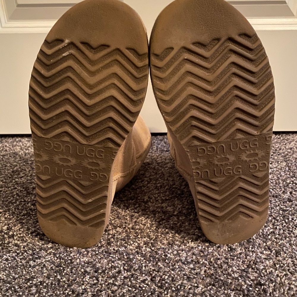 UGG Boots- Excellent Condition! - Picture 5 of 6